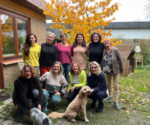 Gruppenbild beim Businesslunch in Flensburg im Garten von Claudia Linker.